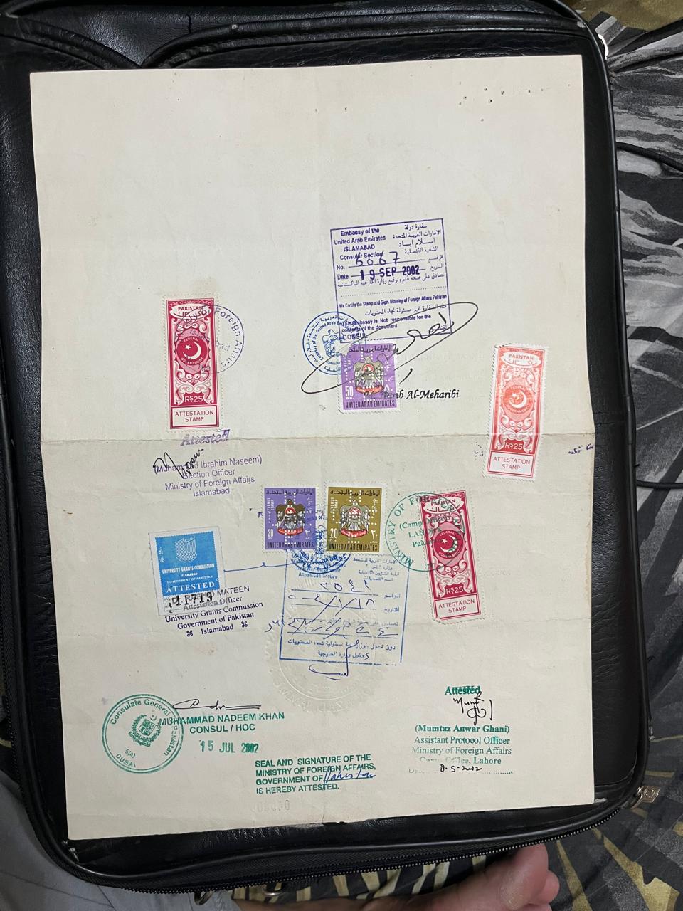 Puffer Jacker >
								</div>
								  <div class=